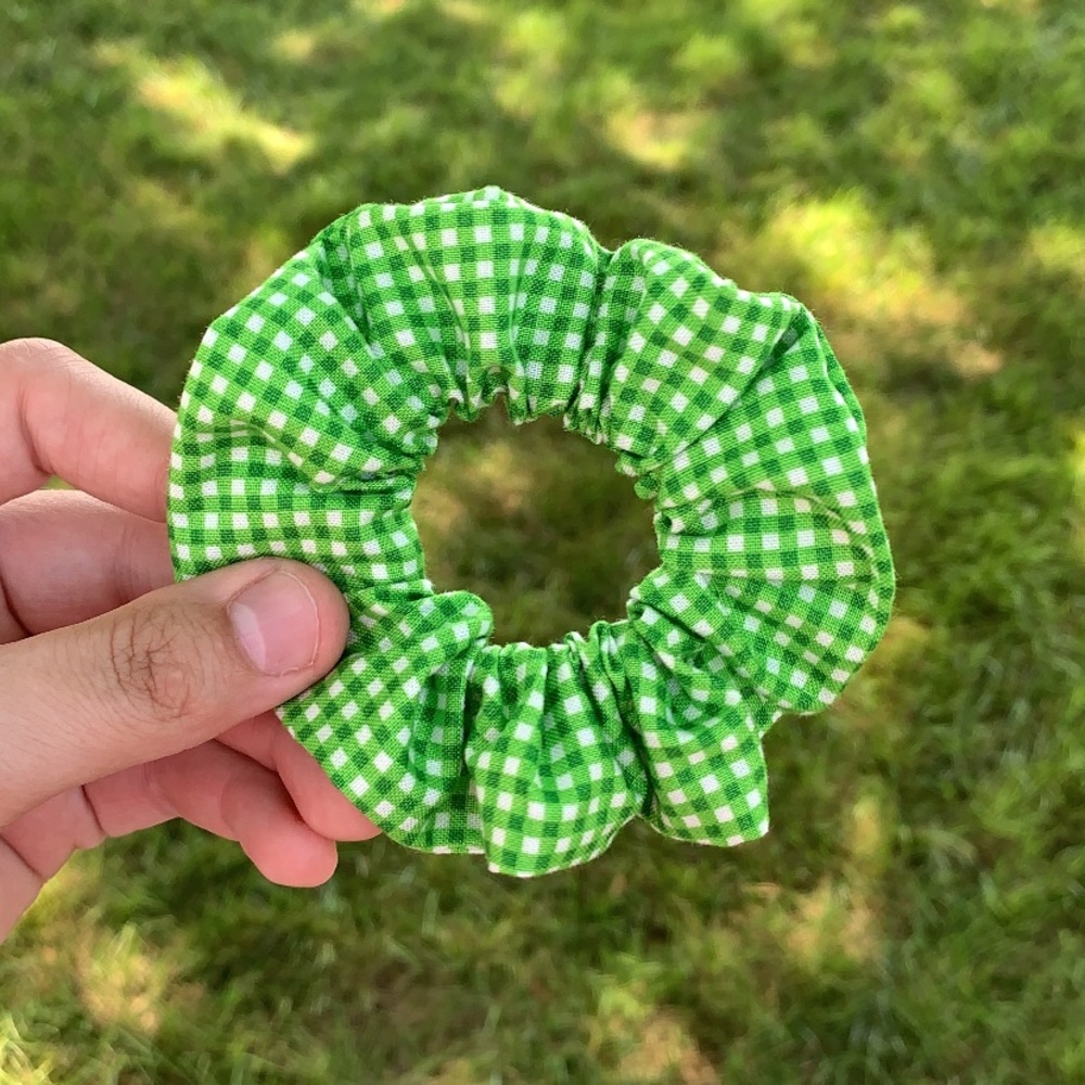 Bright Green Gingham scrunchie 🍃